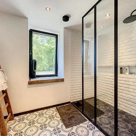 Wapiti Small Villa